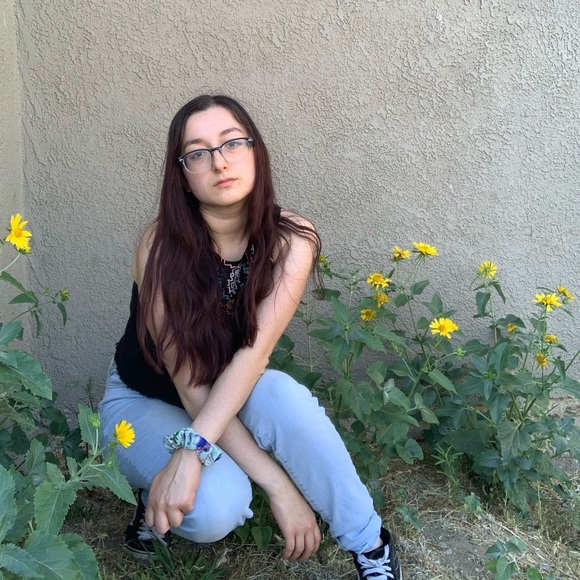 Meet your Posher, Sami ✨ - Picture 2 of 3